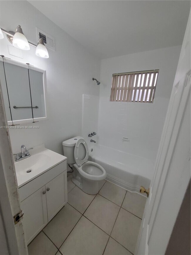 Building Photo - 7791 NW 39th St