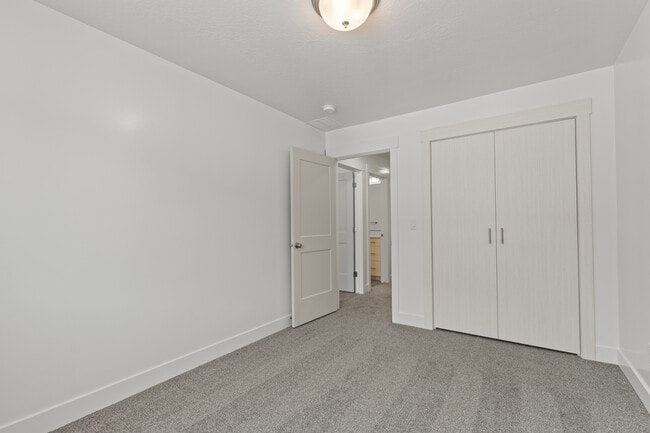 Building Photo - NT 3399