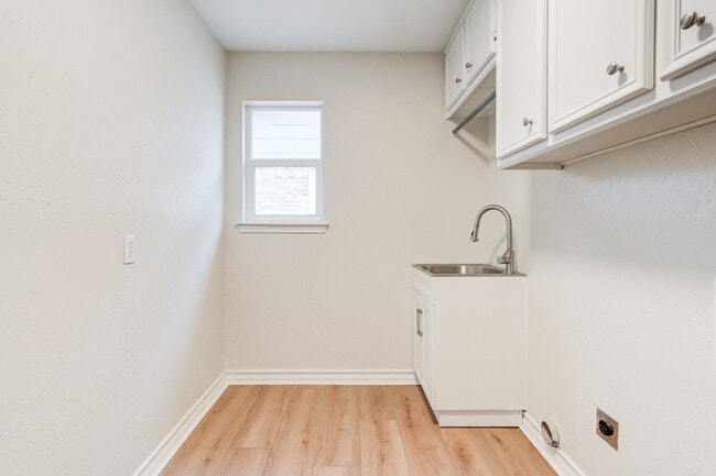 Building Photo - 5309 77th St