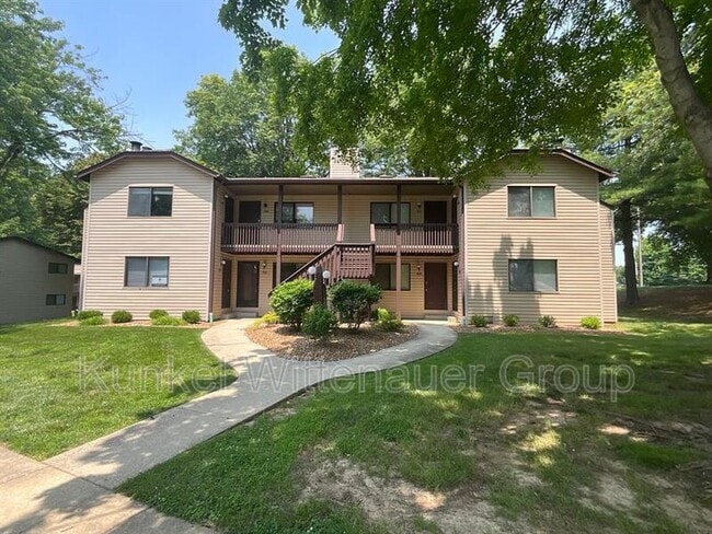 Primary Photo - 52 Pepperwood Ct