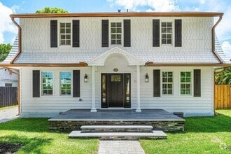 Building Photo - 370 Marlborough Rd