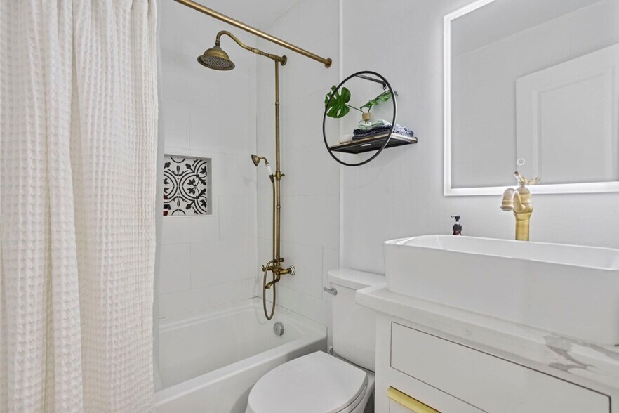 Building Photo - 2620 Arbor St