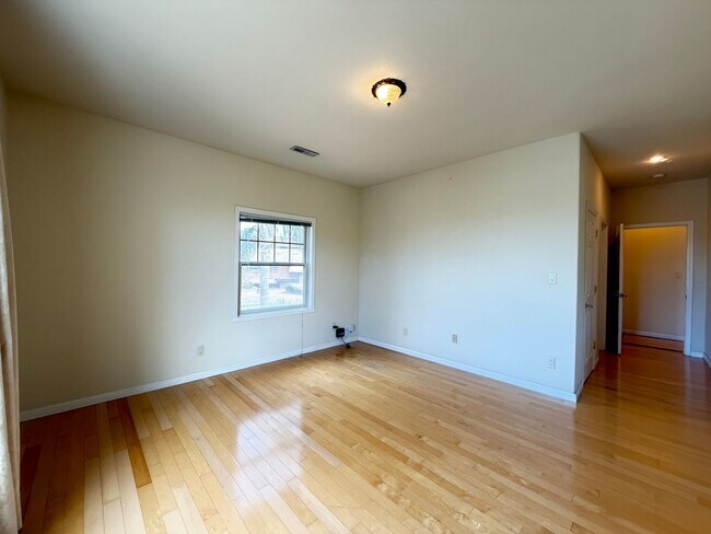 Building Photo - 738 Palmera Ct