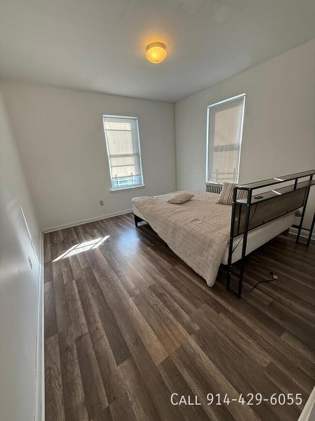 Building Photo - 83 Maple Pl