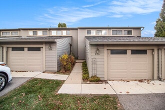 Building Photo - 614 Peninsula Ct