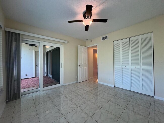 Building Photo - 6219 Palma Del Mar Blvd S