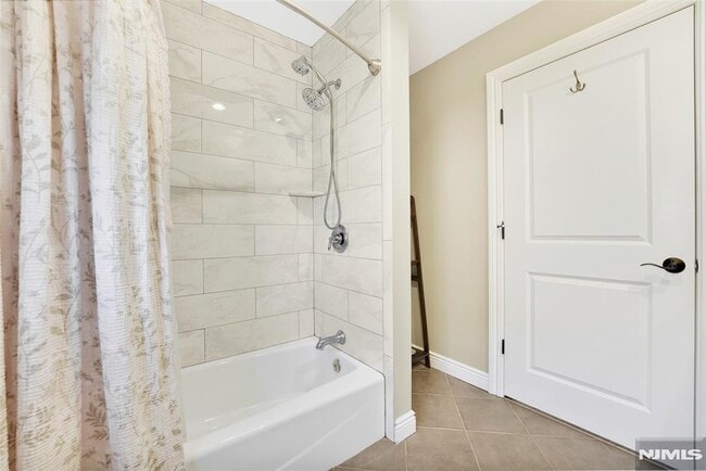 Building Photo - 210 Hackensack St