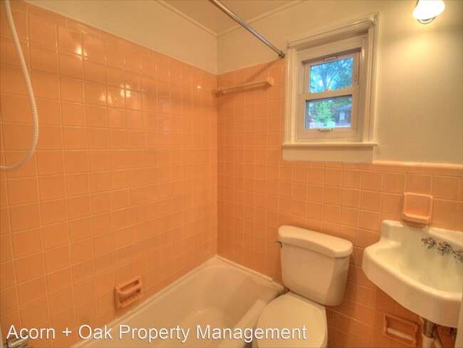 Building Photo - 3 br, 2 bath House - 510 Everett Place