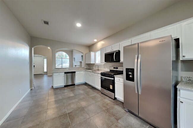 Building Photo - 25819 Oakridge Forest Ln
