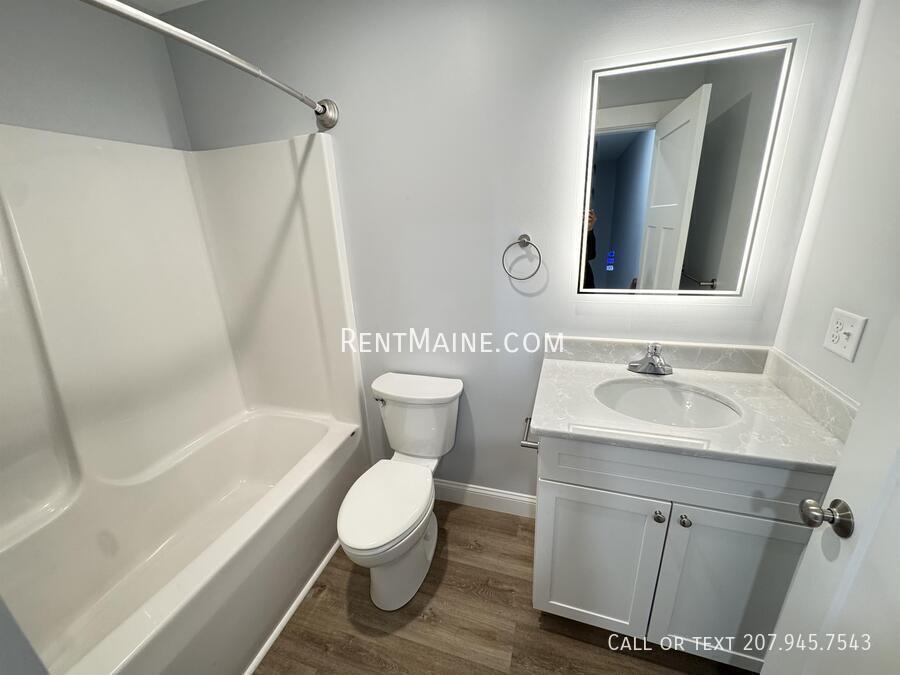 Building Photo - 208 Rocky Rdg Dr