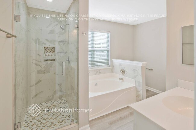 Building Photo - 11927 Brownestone View Dr