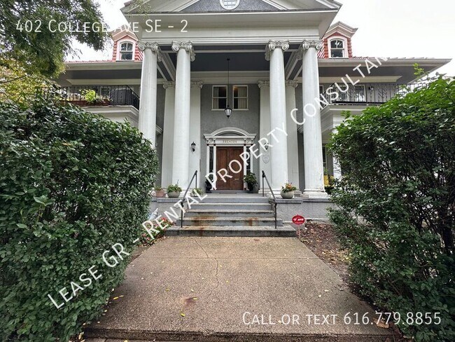 Building Photo - Renovated Two Bedroom in Heritage Hill