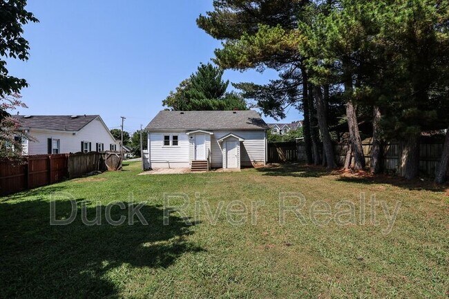 Building Photo - 406 Fleming St