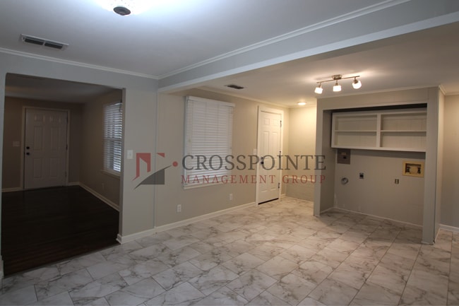 Building Photo - Available! Remodeled 2 Bedroom 1 Bath in Lindale ISD!