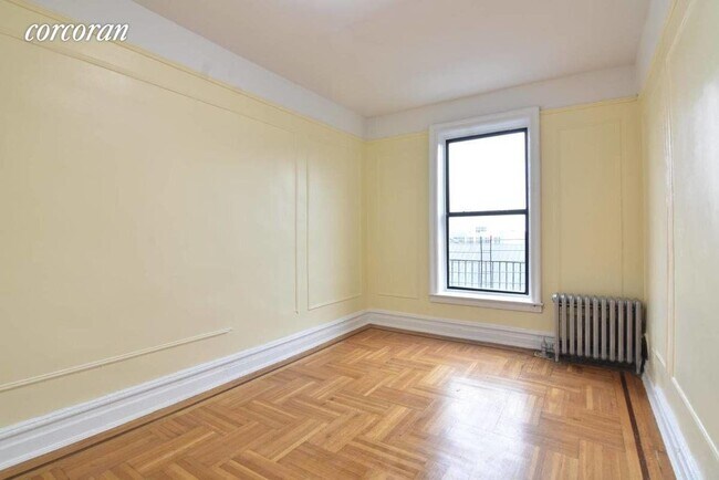 Building Photo - 39 E 21st St