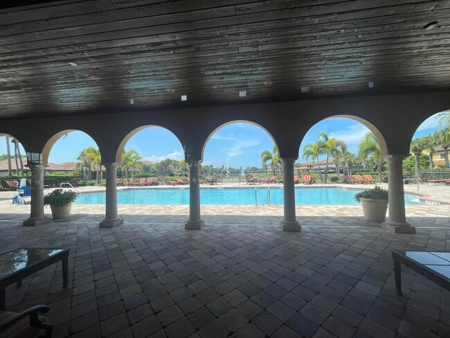 Building Photo - 91 Redondo Dr