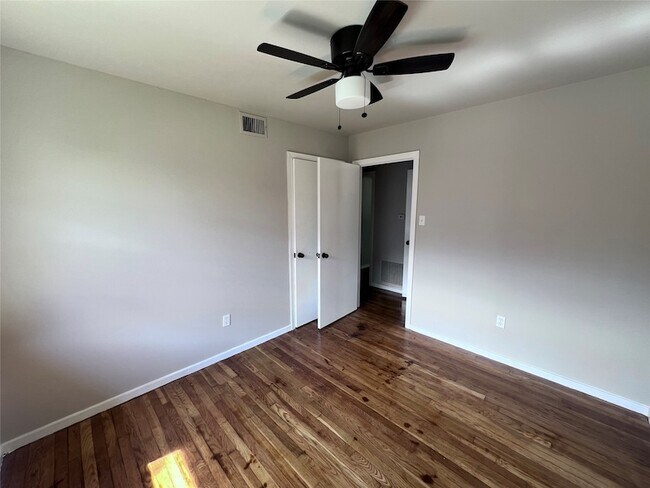 Building Photo - 5742 Flamingo Dr