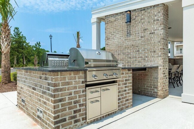 Building Photo - 147 Laurenco Loop