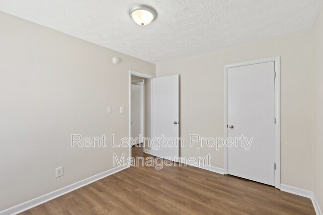 Building Photo - 1222 Trent Blvd