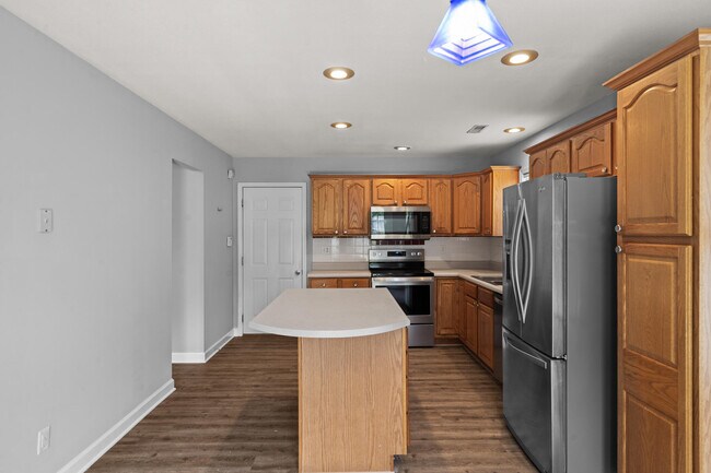 Building Photo - 5909 Kelsey Dr