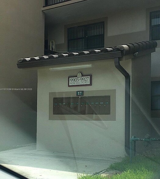 Building Photo - 9925 Nob Hill Pl