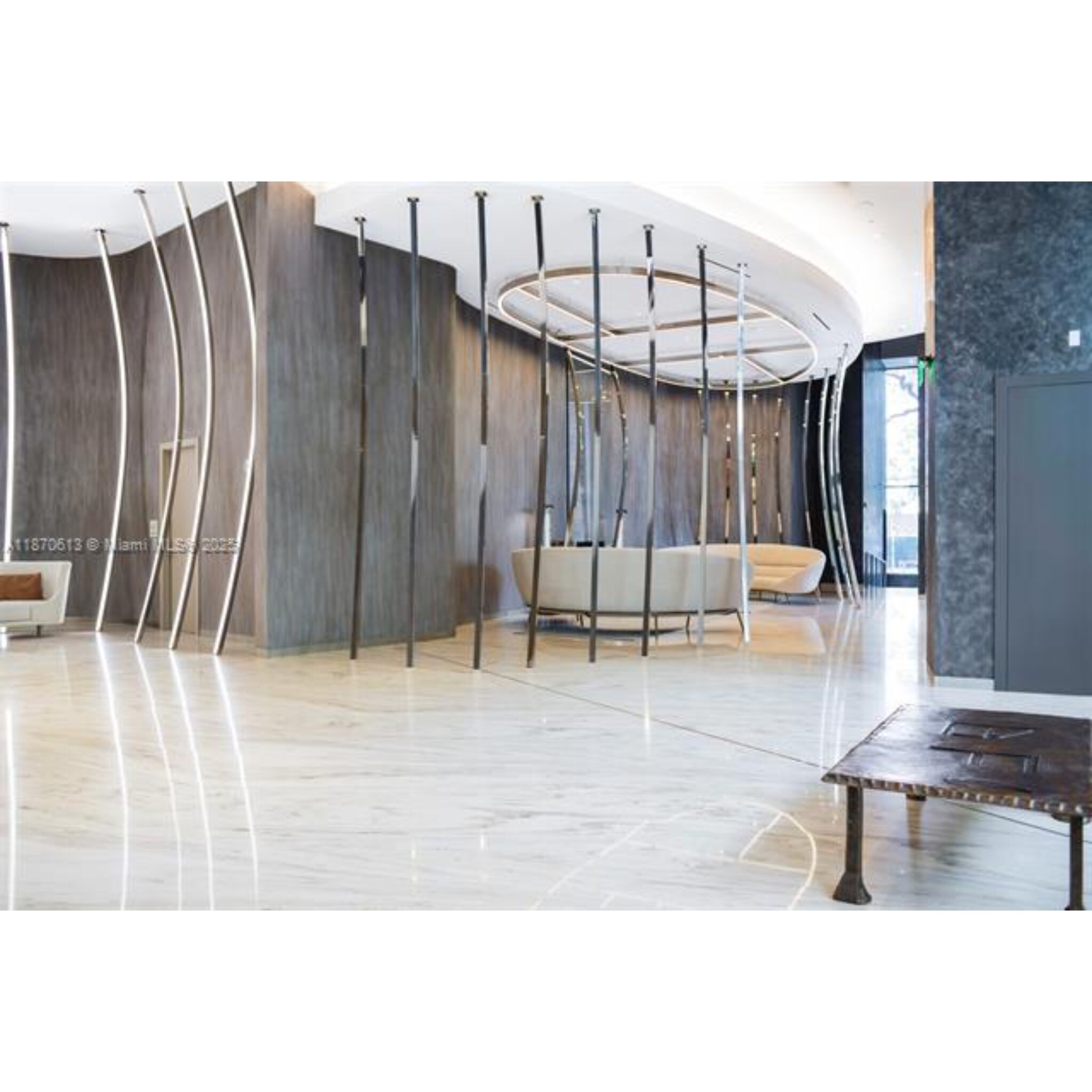 Building Photo - 1000 Brickell Plz