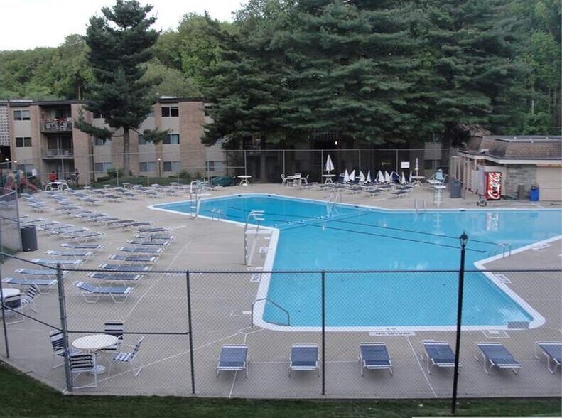 Building Photo - 5105 Crossfield Ct