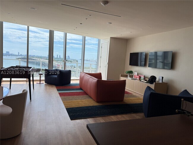 Building Photo - 1400 Biscayne Blvd