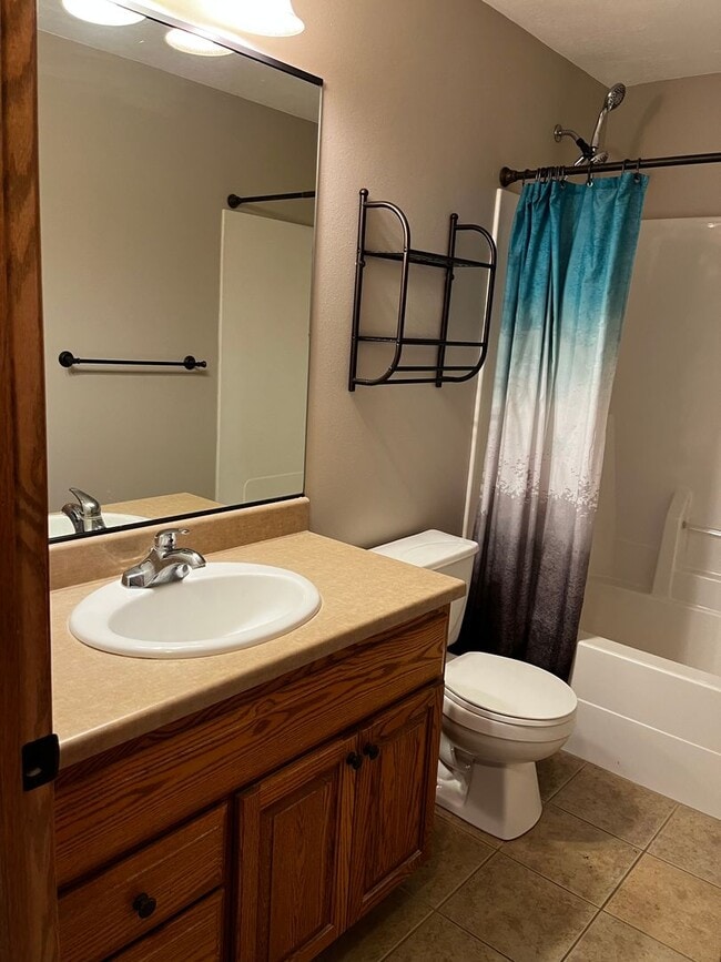 Building Photo - 3 Bed/2 Bath West Side Home!