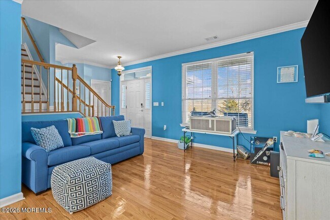 Building Photo - 297 Bayview Ave