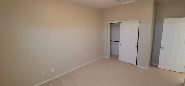 Building Photo - Immaculate 3 Bedroom Home in Aliante