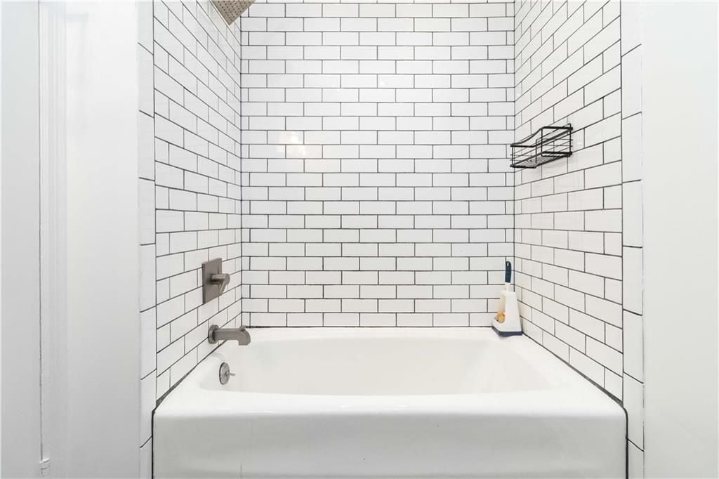 Building Photo - 2014 Westminster Way NE