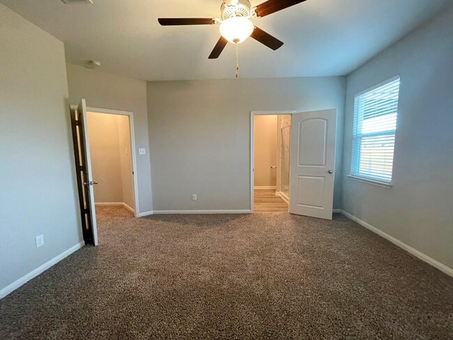 Building Photo - 228 Star Spangled Dr