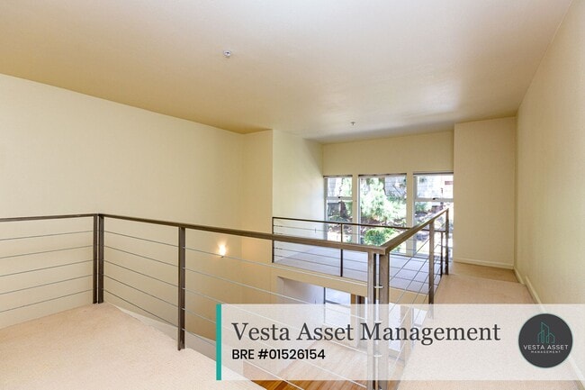 Building Photo - Lower Pacific Heights: Spacious 2-Level  L...