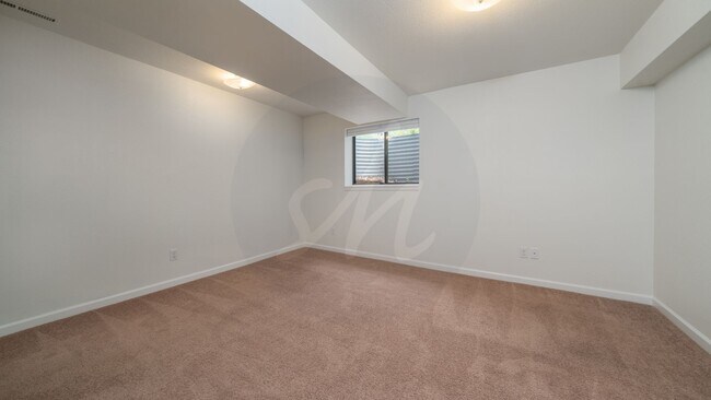 Building Photo - Beautiful Four Bedroom Home Near Broadmoor Bluffs