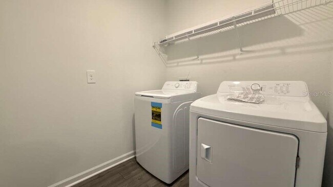 Building Photo - 4850 SW 80th Ln