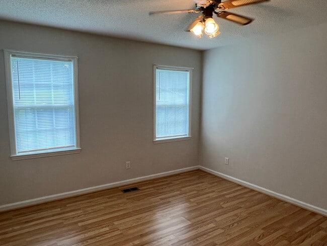 Building Photo - 87 Willow Pond Ct