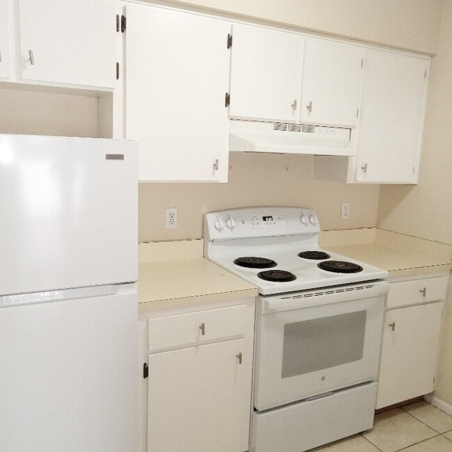 Building Photo - 5370 SE 30th Pl