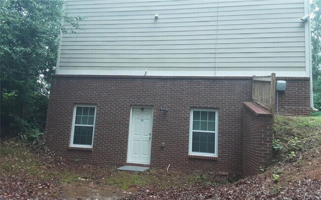 Building Photo - 2532 Lois Ct