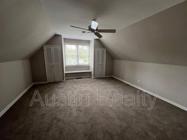 Building Photo - 10510 Ladue Rd