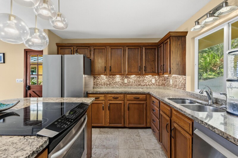 Building Photo - 82-5909-5909 Coffee Royal Pl