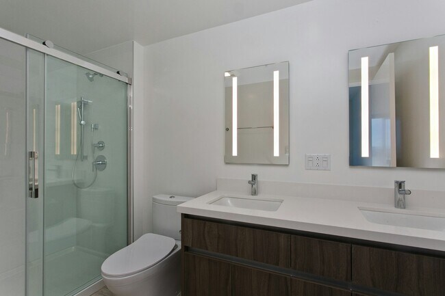 Building Photo - 1515 Liona St