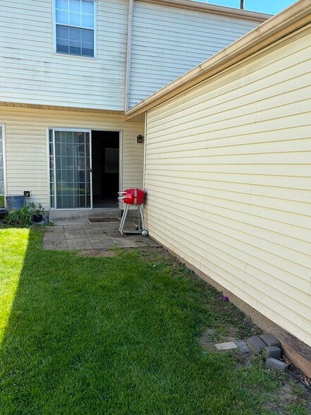 Building Photo - 1762 Queensbridge Dr