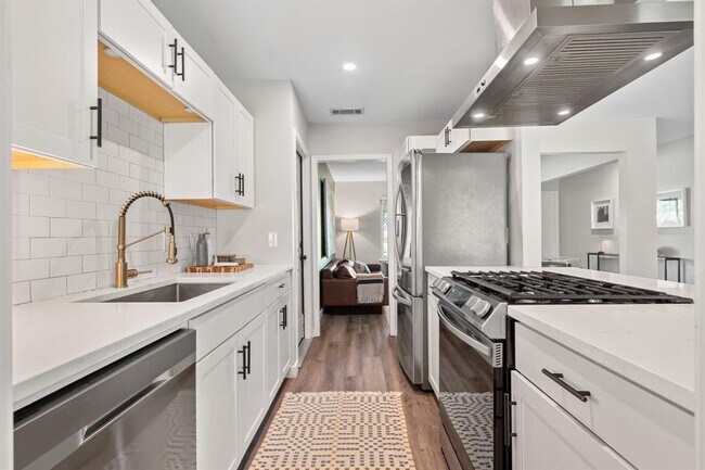 Building Photo - 2307 Whitestone Dr