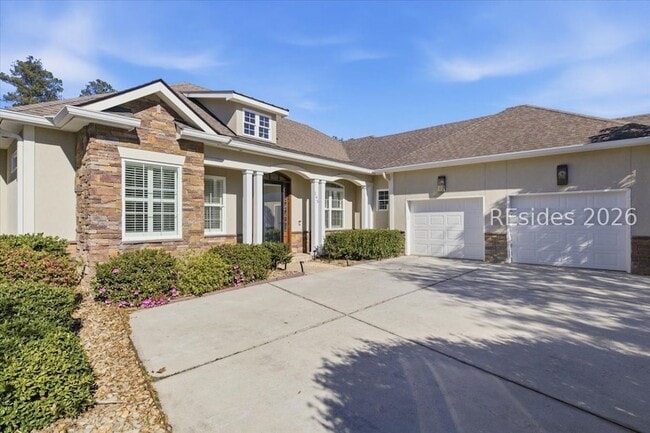 Building Photo - 165 Topside E