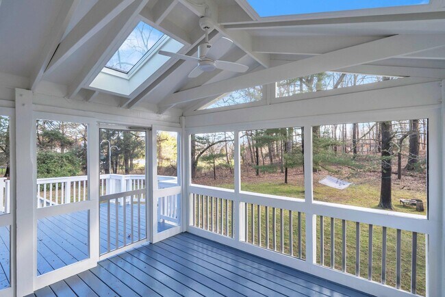 Building Photo - 8616 Chateau Dr