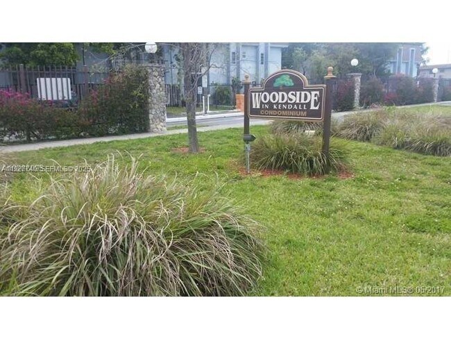 Building Photo - 9651 SW 77th Ave