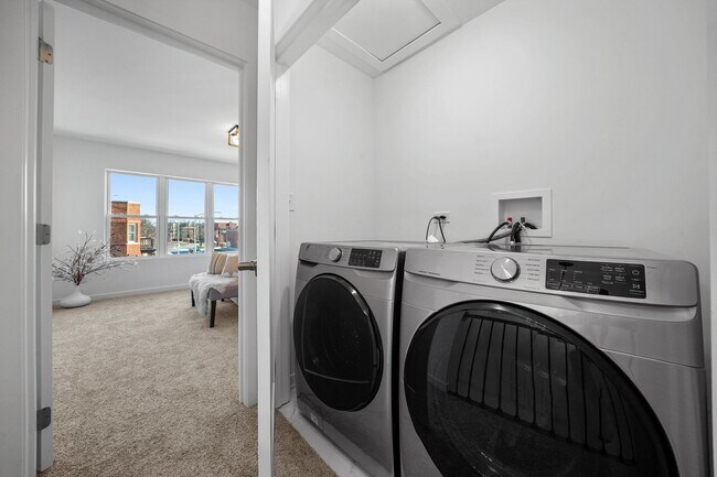 Building Photo - 6556 S Evans Ave