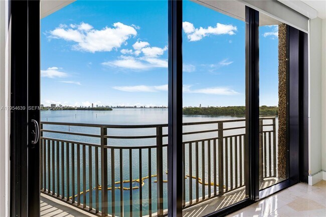 Building Photo - 720 NE 69th St