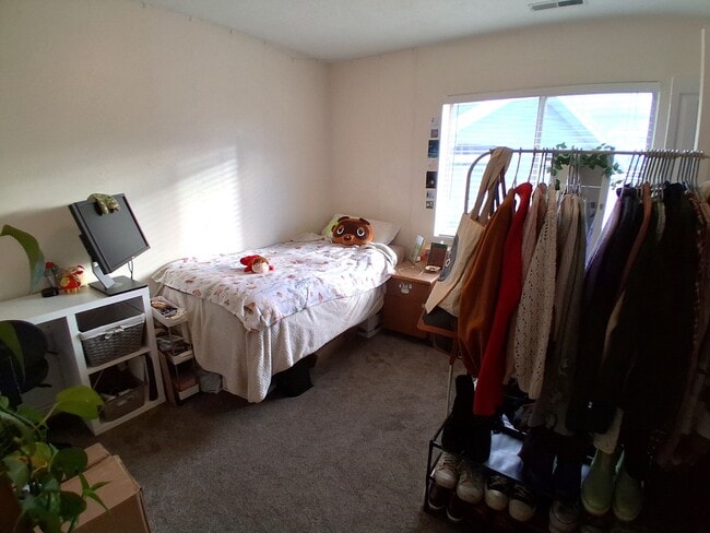 Building Photo - 1541 N 550 W